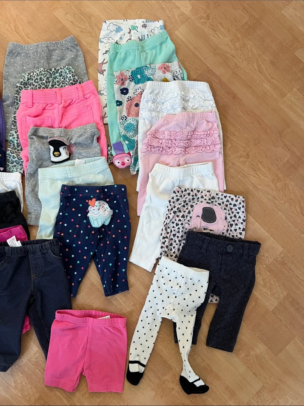 Huge of of 32 Baby Girls' Leggings & Shorts Bundle 0-3M 3M